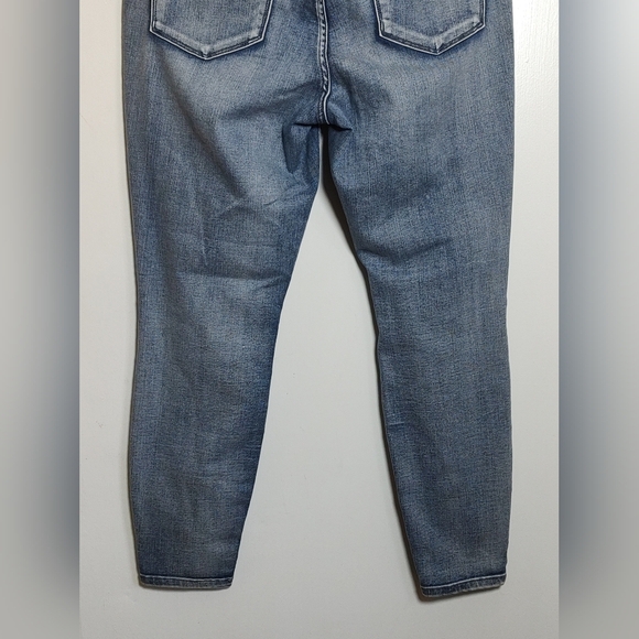 Judy Blue Classic Indigo Acid Wash Skinny Jeans - Picture 10 of 11